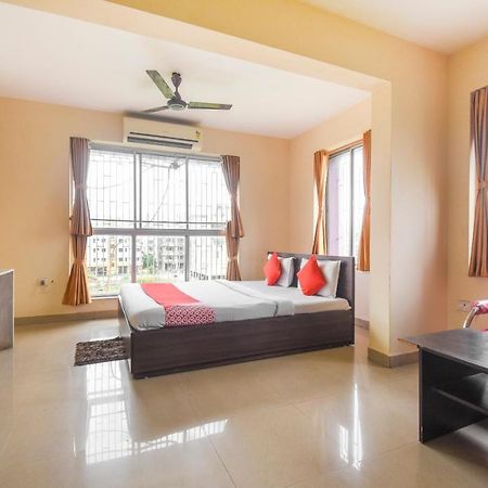 Oyo 8125 Orchid Inn Колката Екстериор снимка