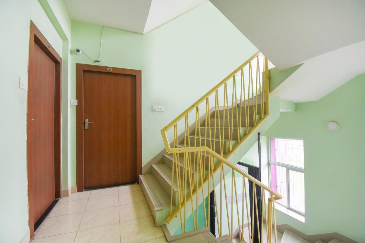 Oyo 8125 Orchid Inn Колката Екстериор снимка